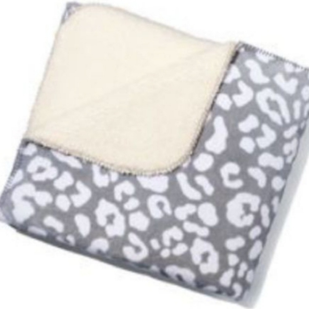 ISO VS PINK Sherpa Blanket * Snow Leopard *